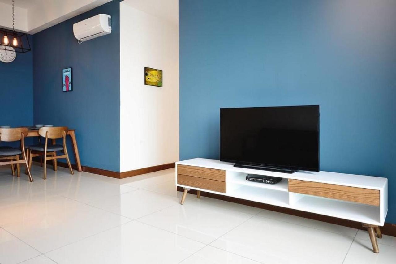 Experience The Coast - Hostahome Suites At Paragon Residence Near Downtown