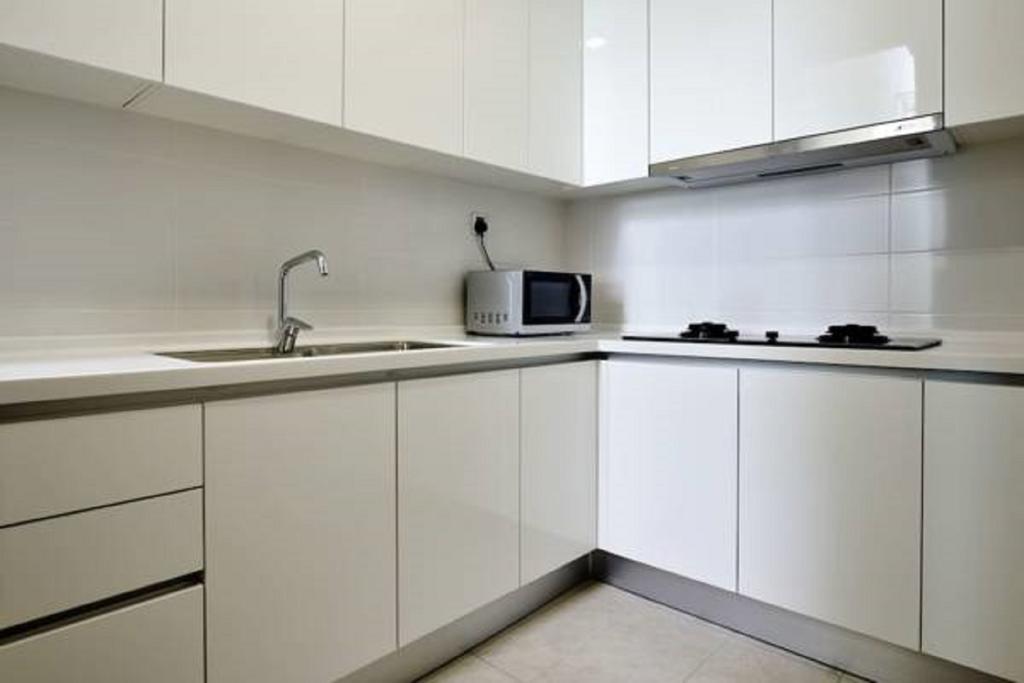Apartment Experience The Coast - Hostahome Suites At Paragon Residence Near Downtown